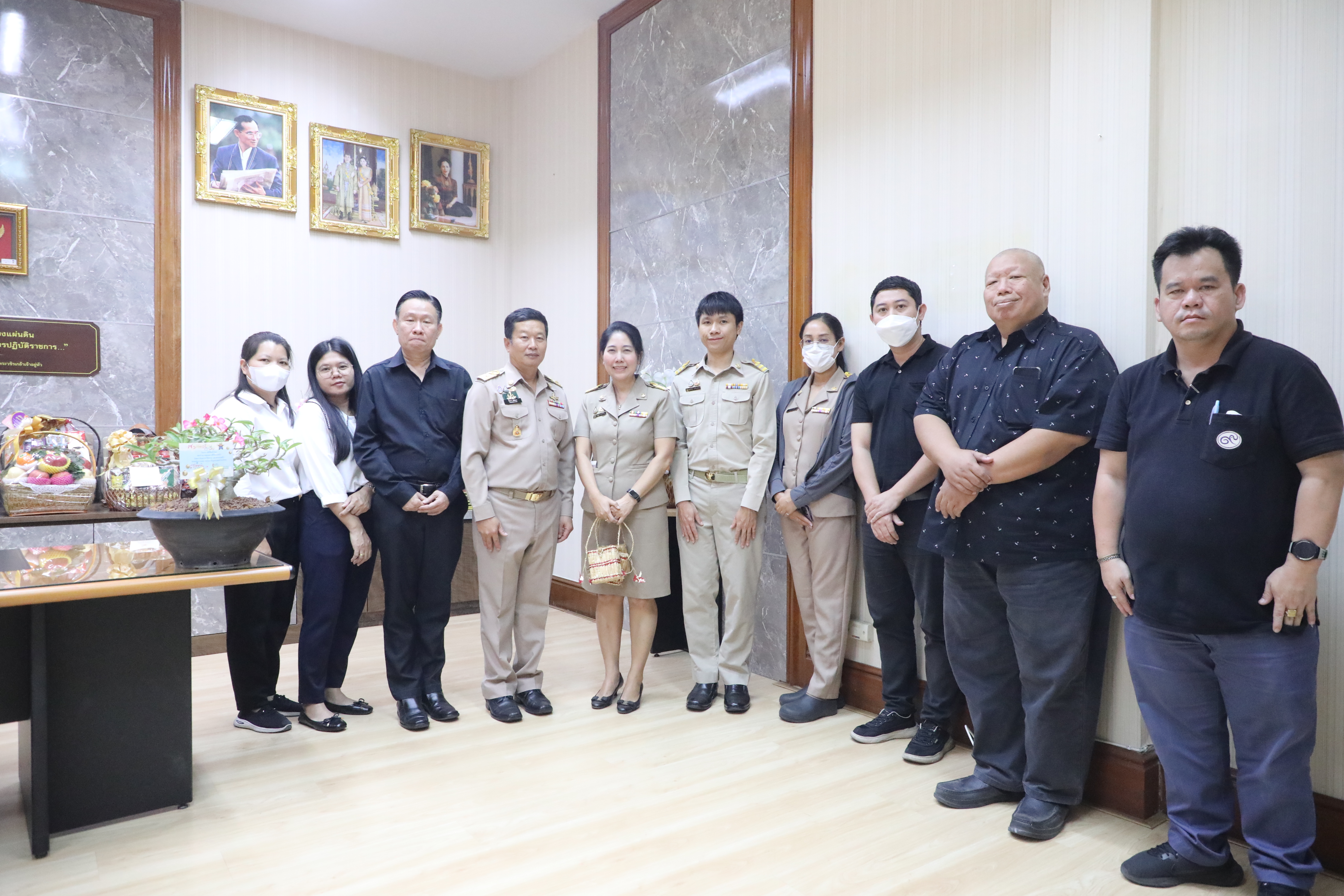 title - ส.ป.ก. ร่วมกัน สวัสดีปีใหม่ ผู้บริหารสำนักงานการปฏิรูปที่ดินเพื่อเกษตรกรรม พร้อมรับพรต้อนรับปีใหม่ 2569